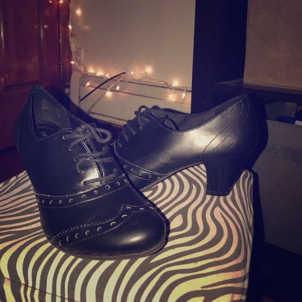 Black ankle booties