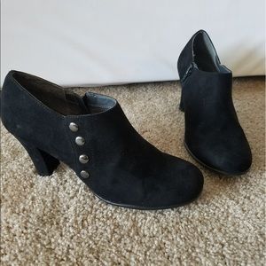Black shoeties