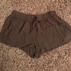 Army green crepe shorts
