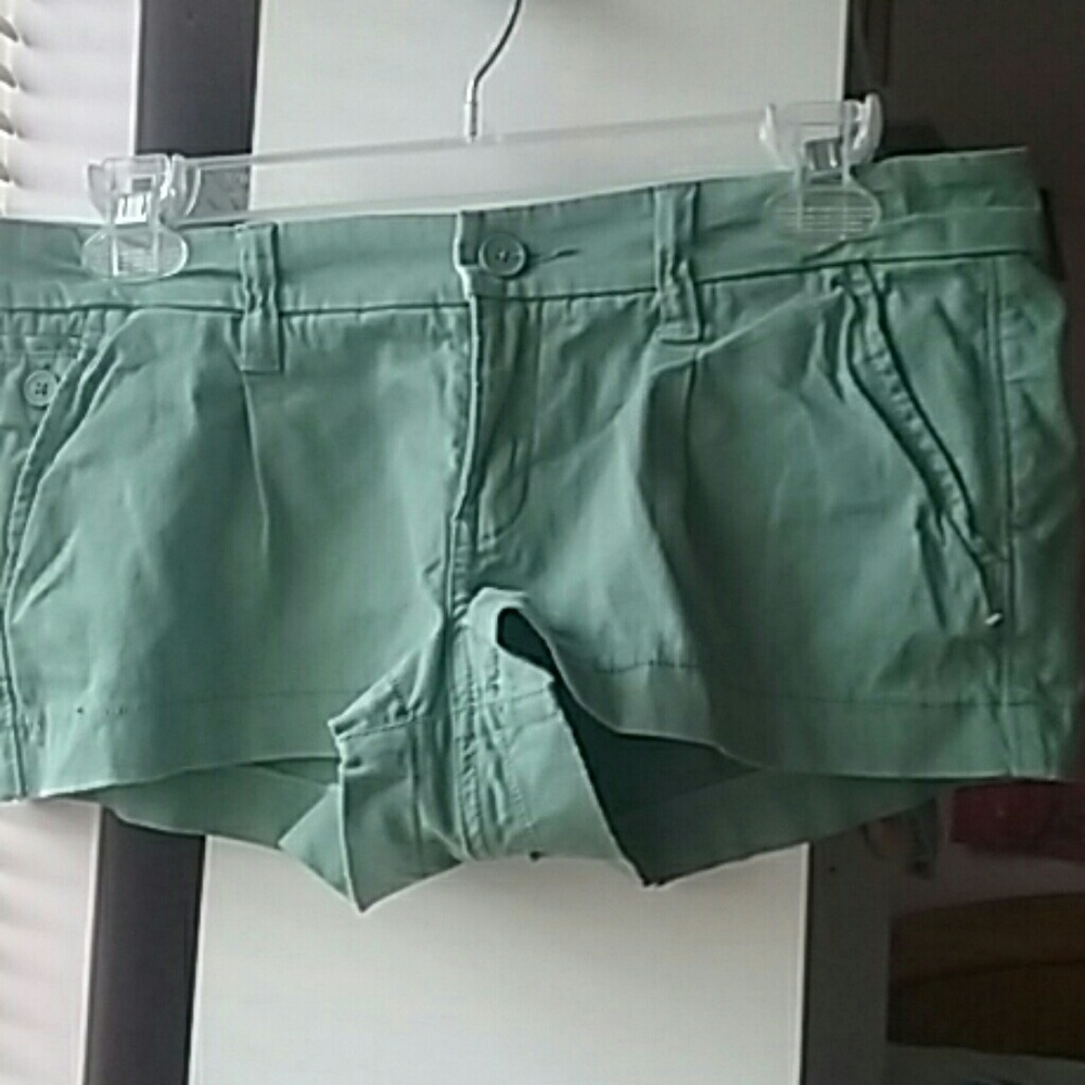 Green Hollister California Low Rise Shorts
