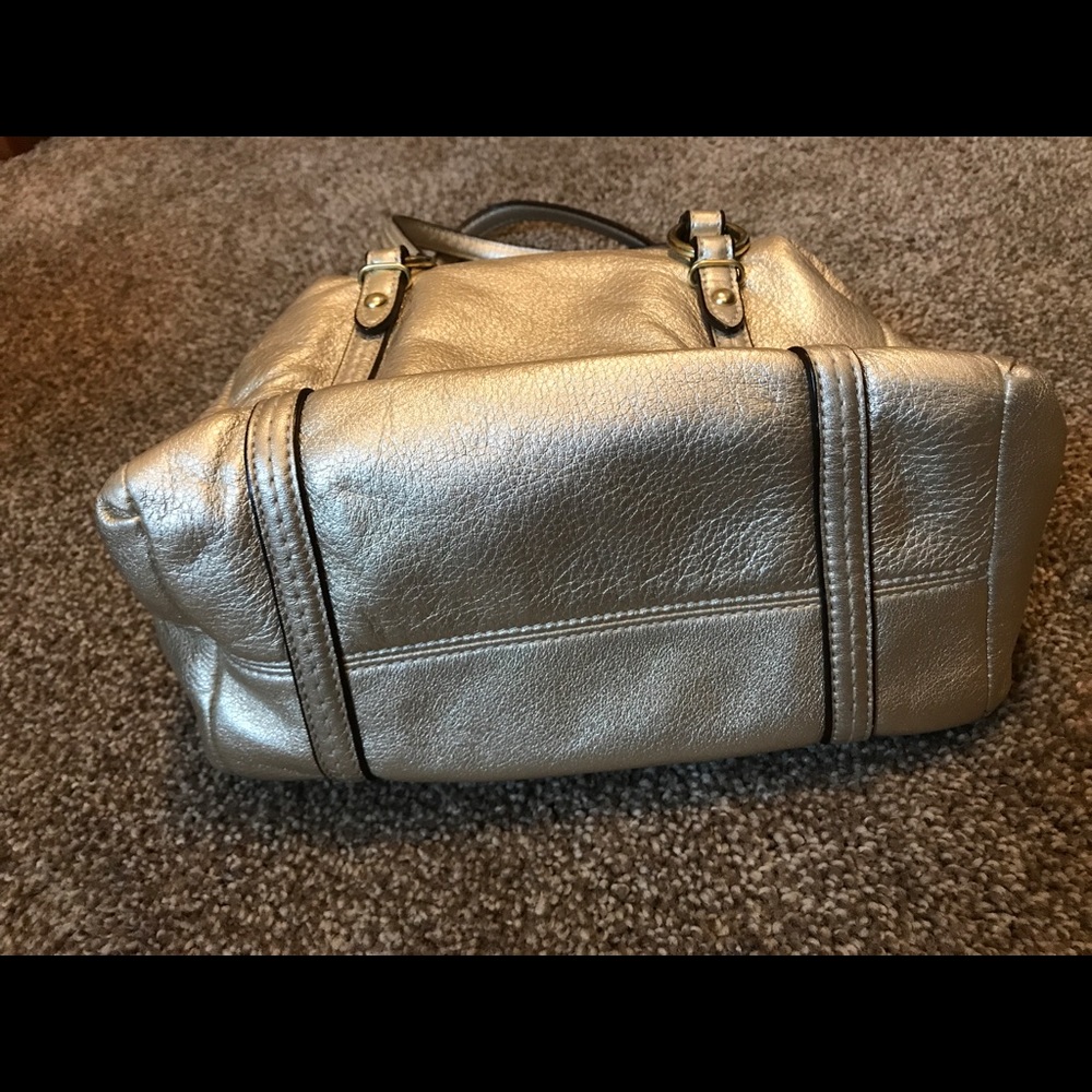 Coach - Picture 4 of 5