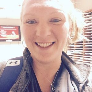 Meet your Posher, Holly