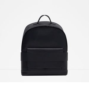 Wide strap backpack