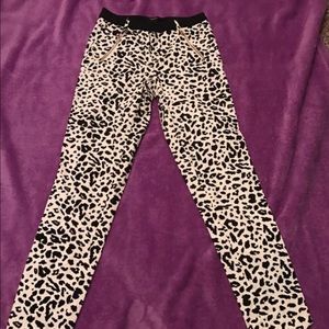 Leaped print pants