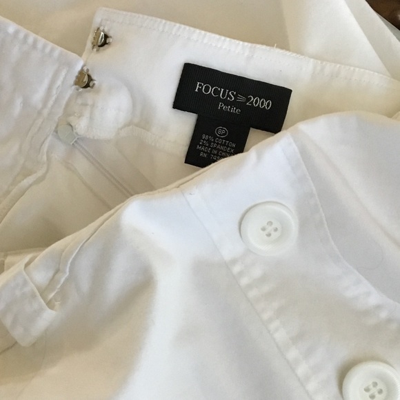 5 buTt0n deNim SkIrt - Picture 3 of 4