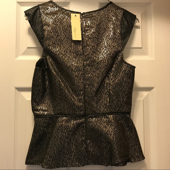 Cap Sleeve Peplum Top - Picture 2 of 2