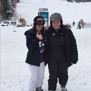 Meet your Posher, Lorin