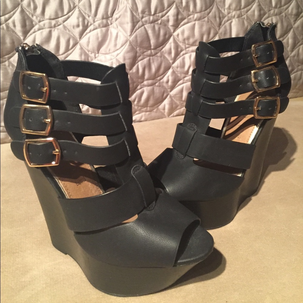Aldo black strap buckle wedge
