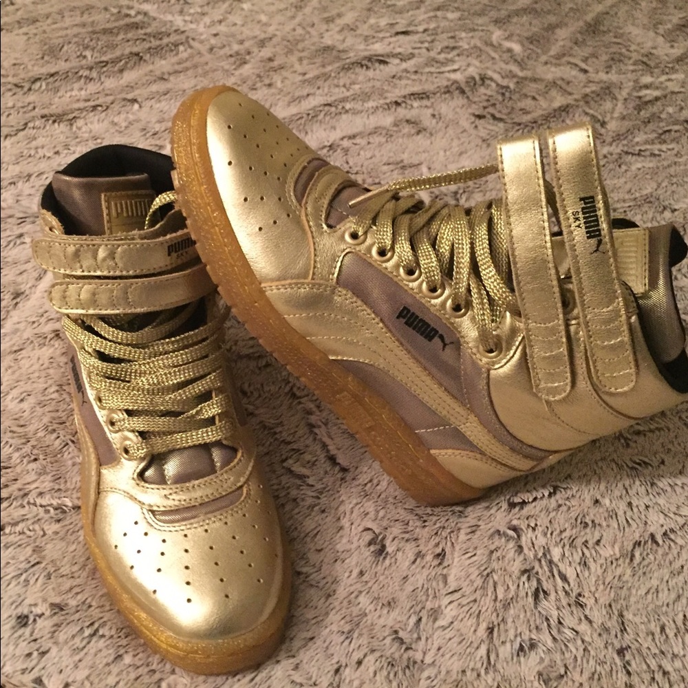 Sneakers