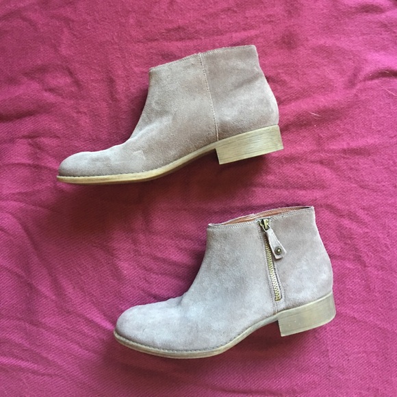 Enzo Angiolini Shoes - Gray booties 🌸