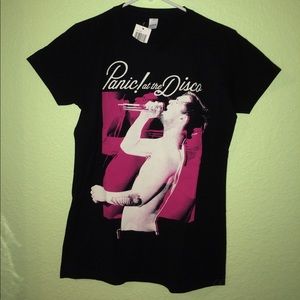 NEVER BEEN WORN Panic! at the Disco fitted tee