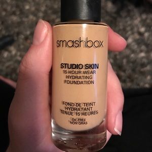 Smashbox Studio Skin foundation 1.2