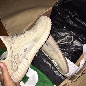 Adidas Yeezy boost tan