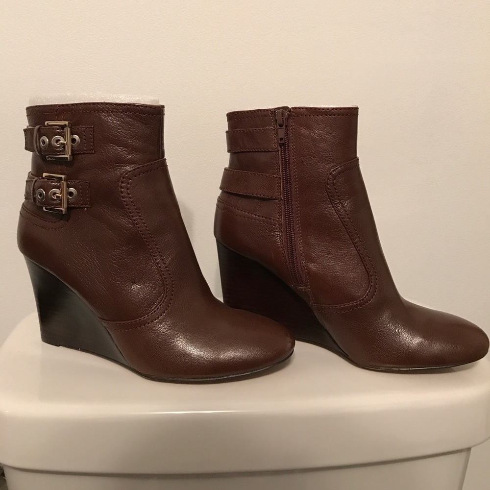 Nine West brown booties never worn!