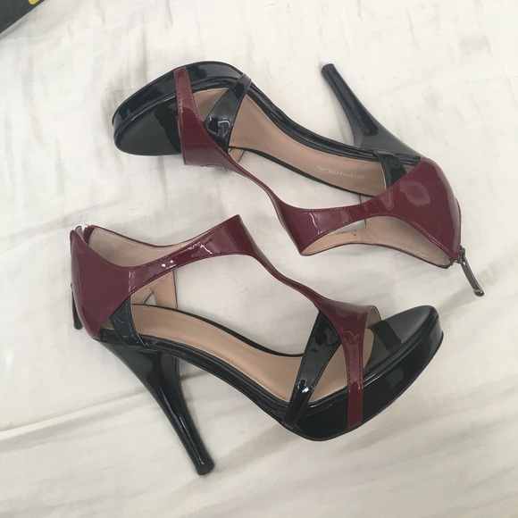 Via spiga T pumps in black/ burgandy size 6 - Picture 2 of 5