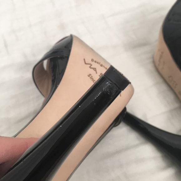 Via spiga T pumps in black/ burgandy size 6 - Picture 5 of 5