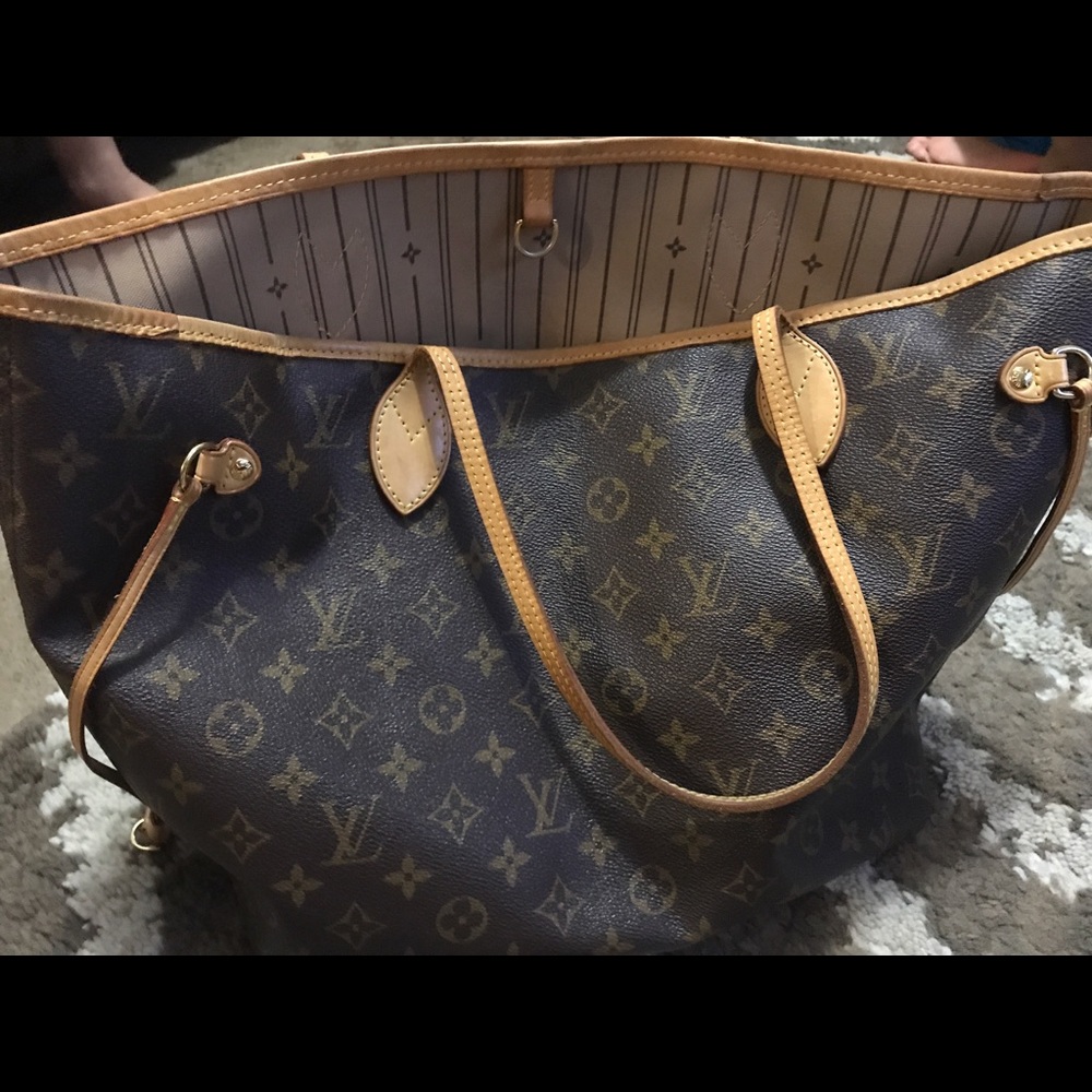 Pre-owned Authentic LV neverfull MM