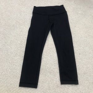 Black Lulu Lemon leggings (4)