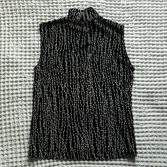 Top - Picture 4 of 5