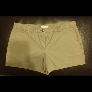Size 14! Super Cute Flat Front Shorts!