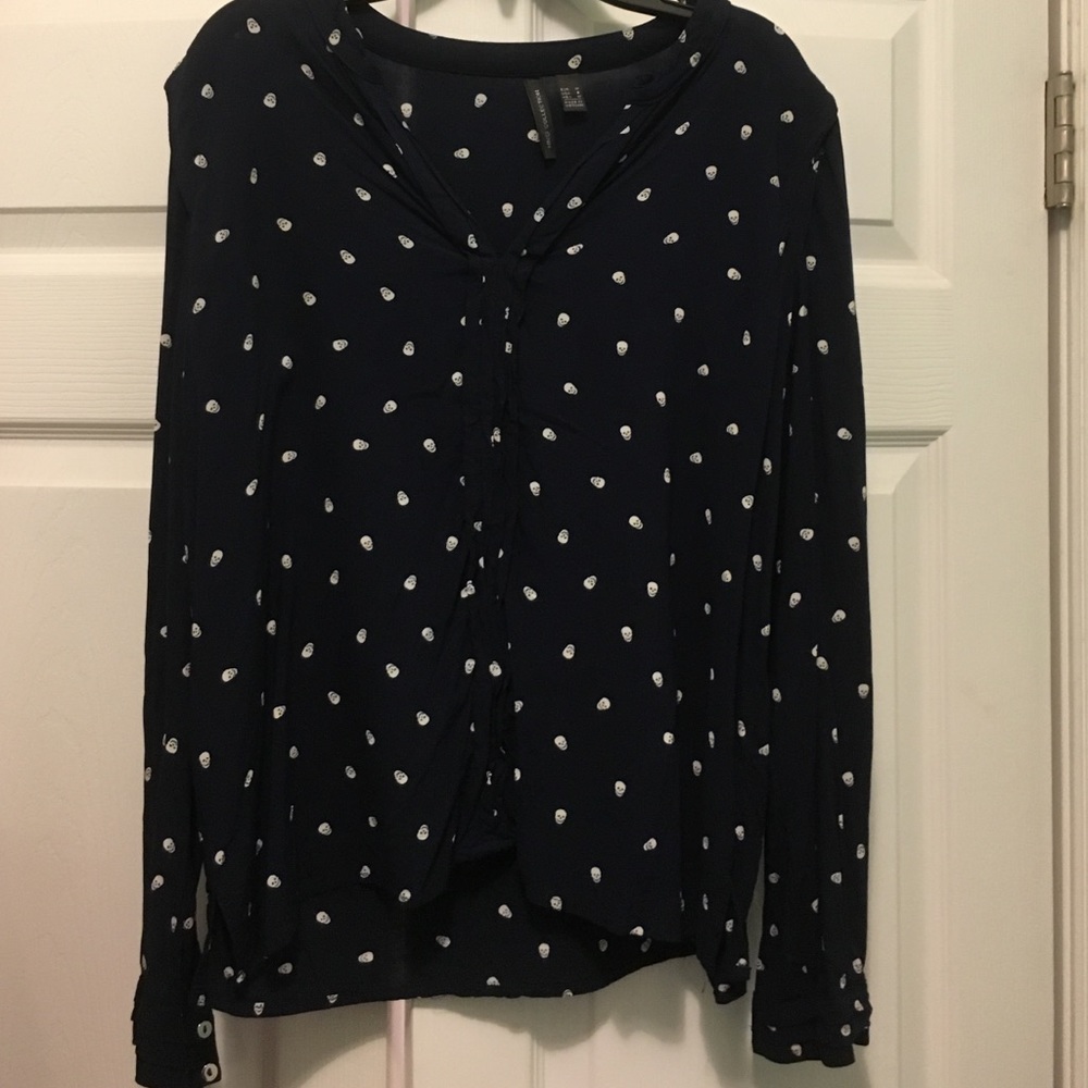 Long sleeve navy skull blouse