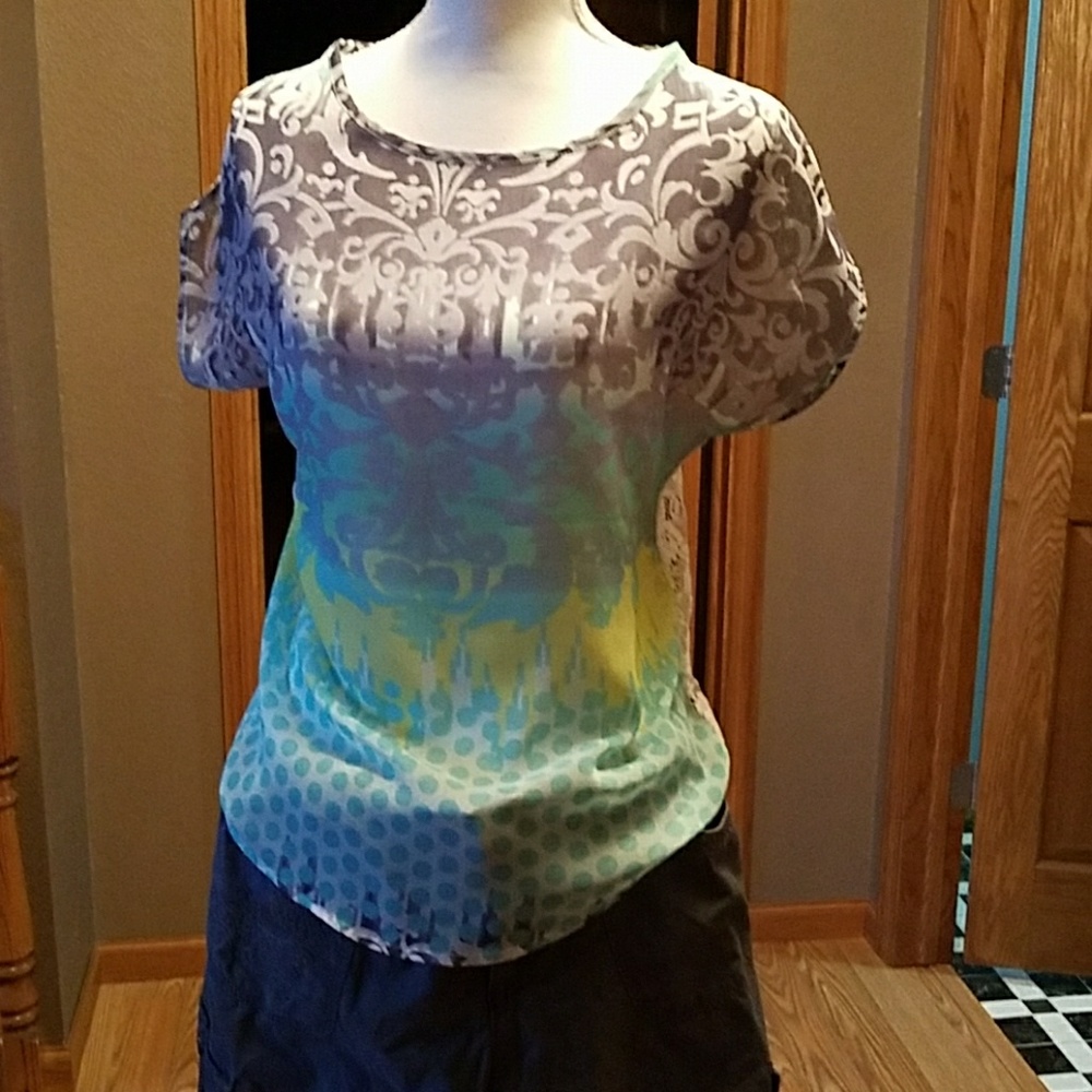 Ladies Top/Tunic lace back