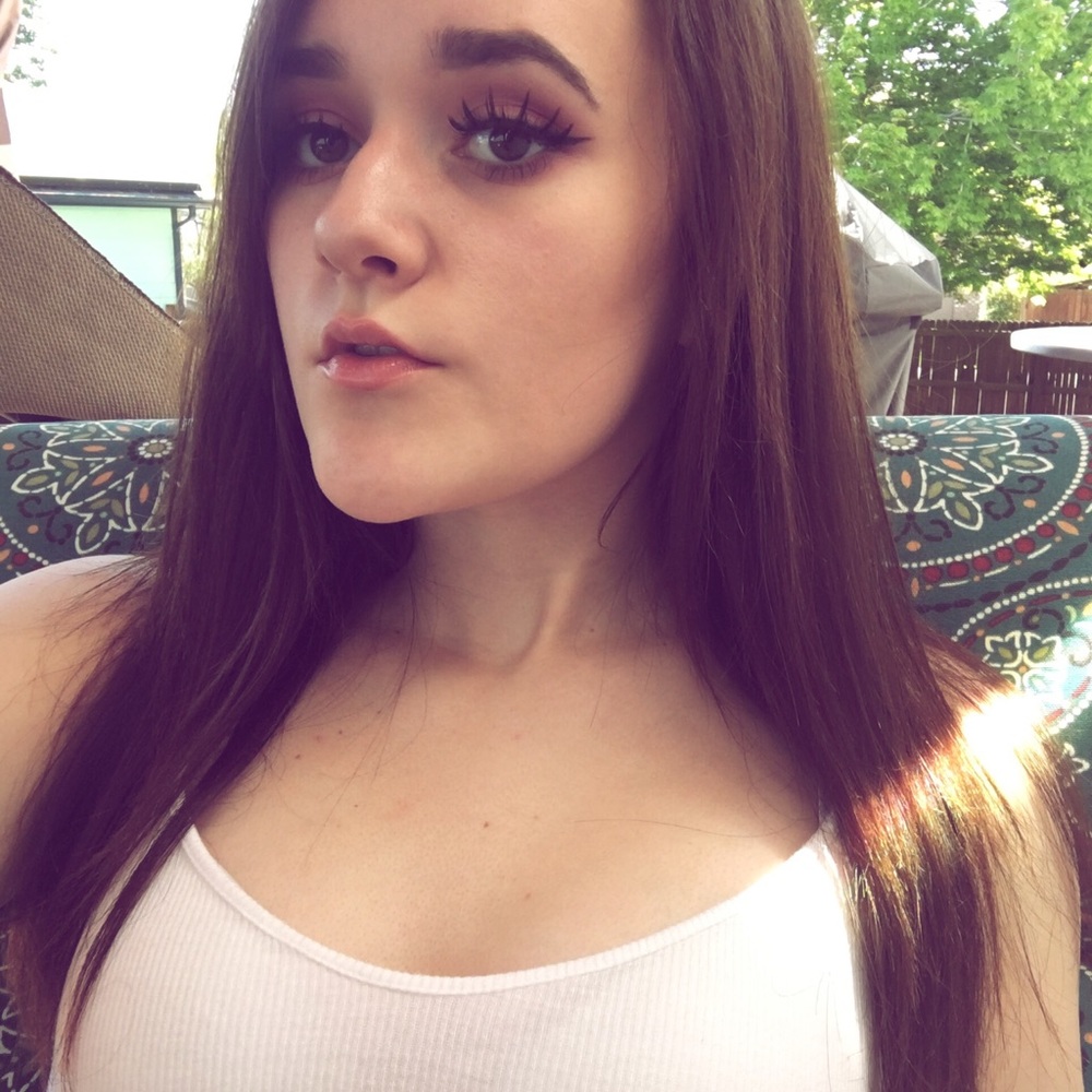 Meet your Posher, Elyse