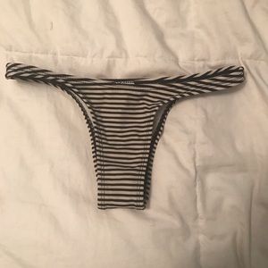 Cheeky striped bikini bottoms
