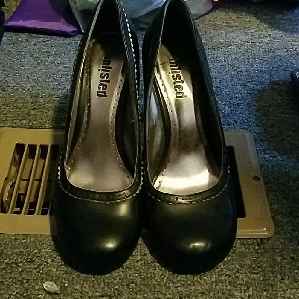 Unlisted heels