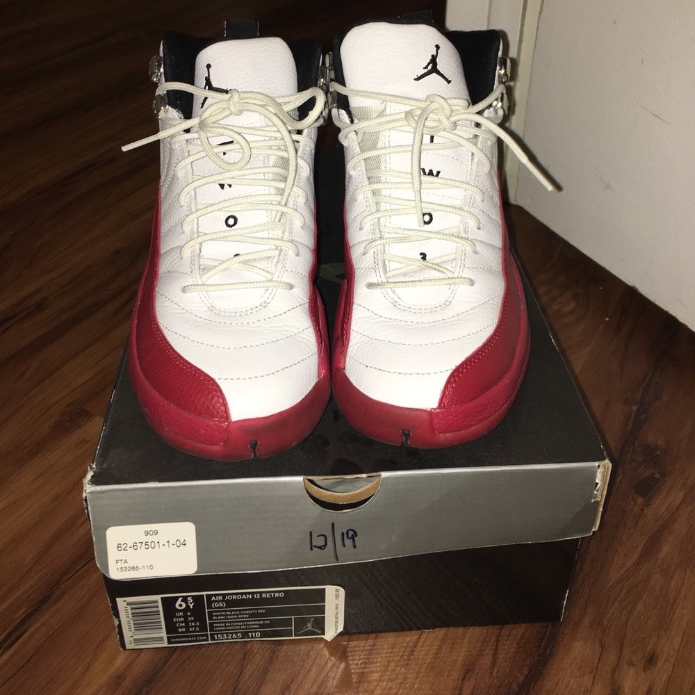 Air Jordan 12 Retro size 6.5