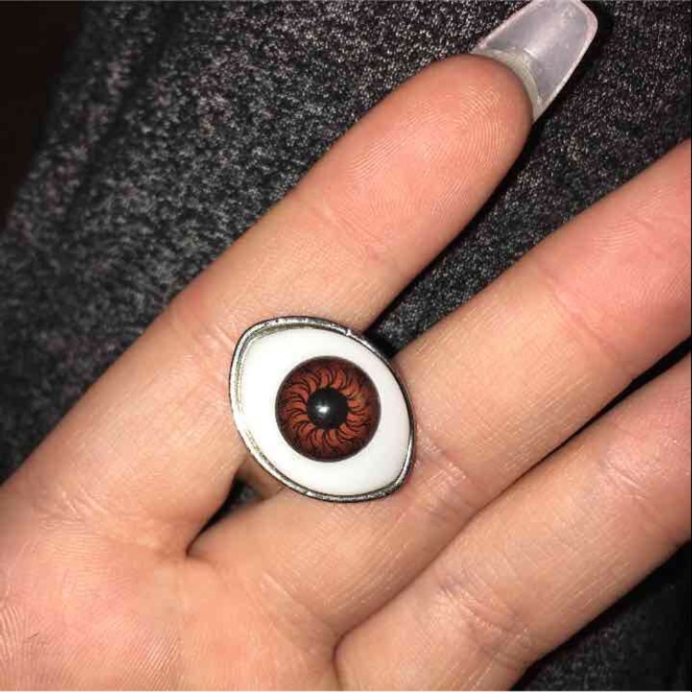 super cool eye ring!