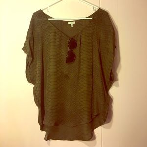 ALLIGATOR PRINT CHIFFON BLOUSE SIZE LAEGE
