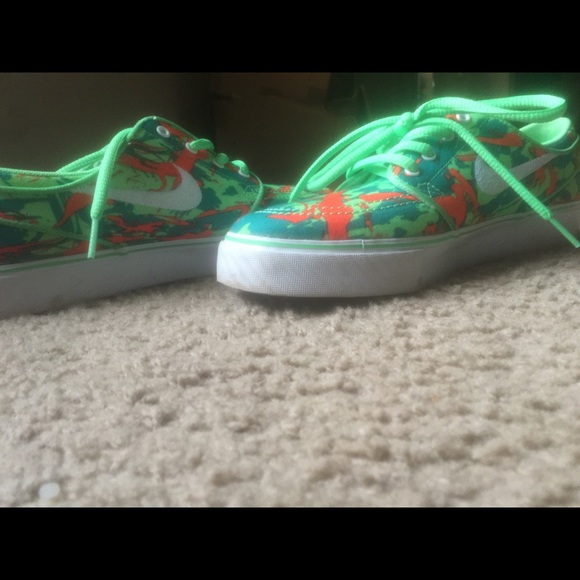 Green and orange Nike SD tennis - Picture 3 of 4
