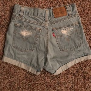 High-waisted vintage/distressed Levi's