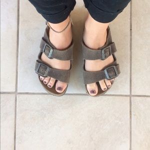 36 Narrow Gray Suede Birkenstocks
