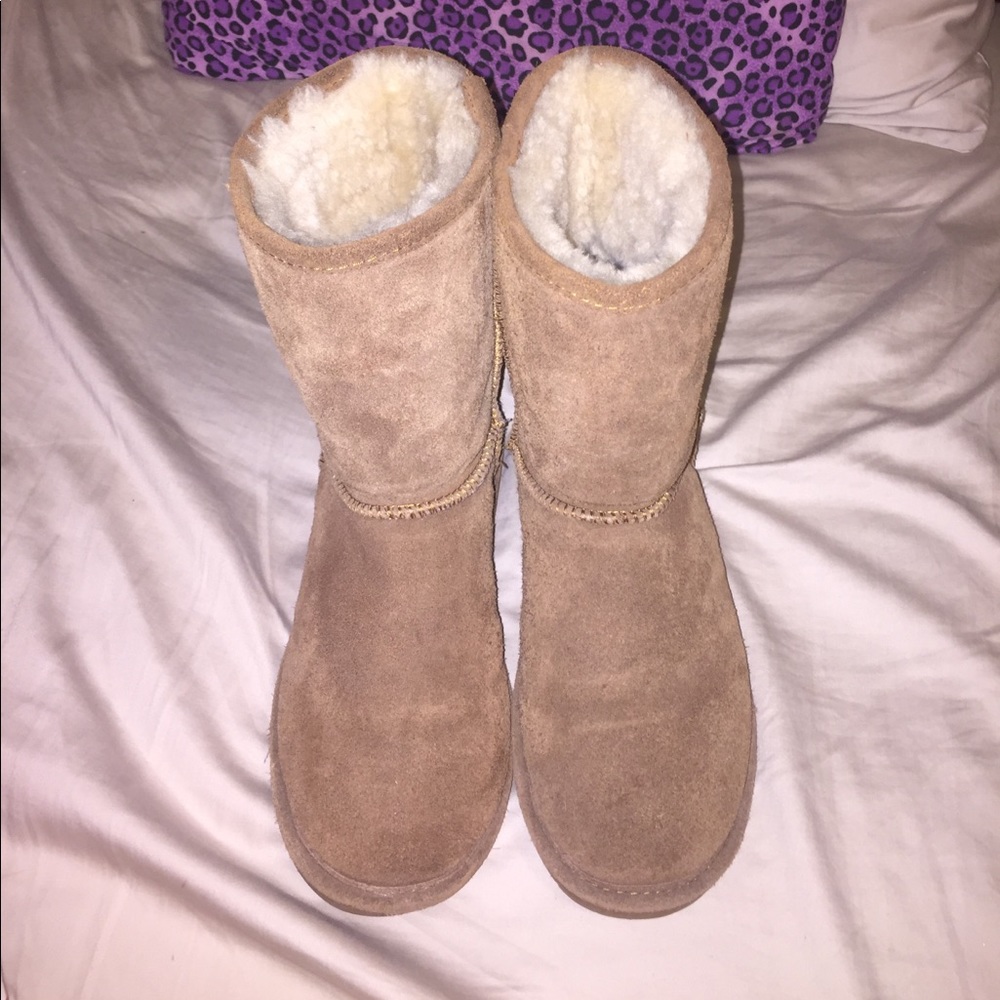 *DONATING IN 24 HOURS*BearPaw Fur Suede Boots