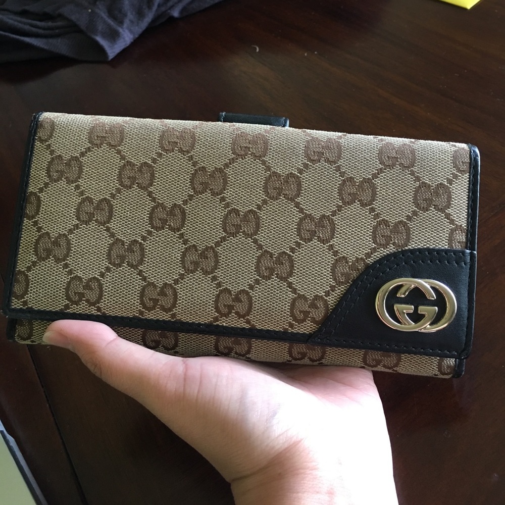 Authentic GUCCi Long Wallet