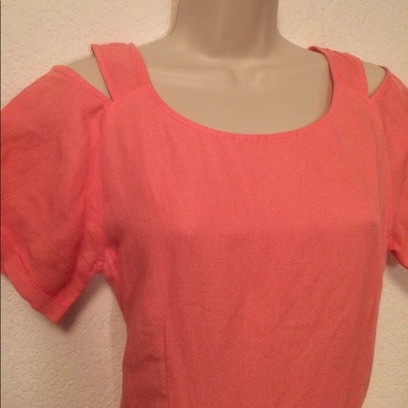 CONTEMPORARY COLD SHOULDER DRESS - Picture 3 of 8