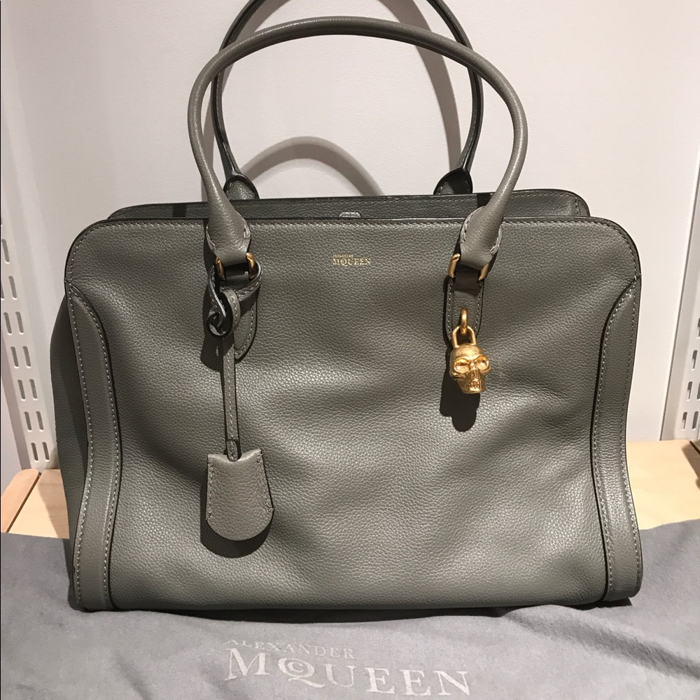 SOLD ✅ Alexander McQueen Padlock Calfskin Large - Picture 2 of 8