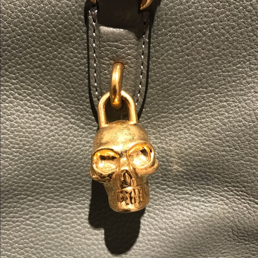 SOLD ✅ Alexander McQueen Padlock Calfskin Large - Picture 3 of 8