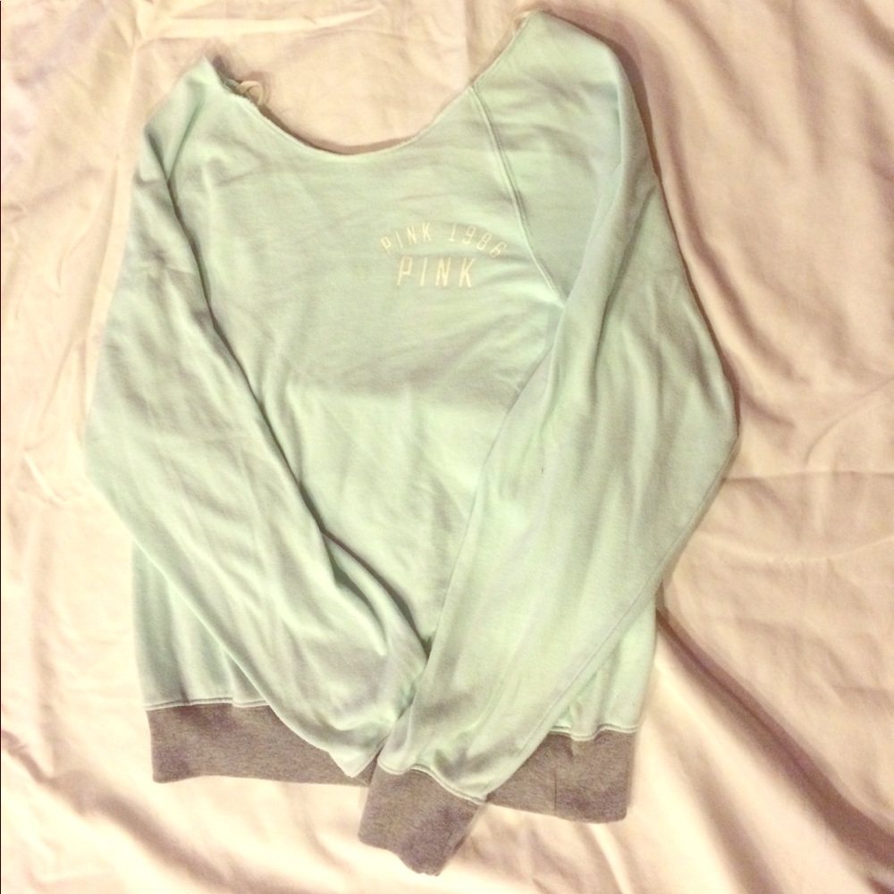 Off the shoulder tee/light sweatshirt