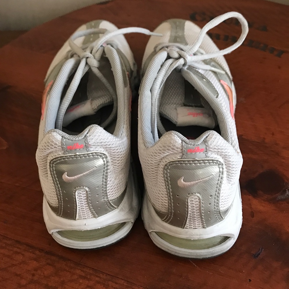 Gym shoes - Picture 4 of 4