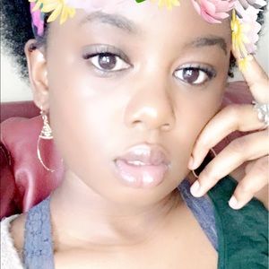 Meet your Posher, Felicia