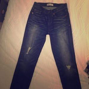 Skinny skinny Madewell jeans---distressed