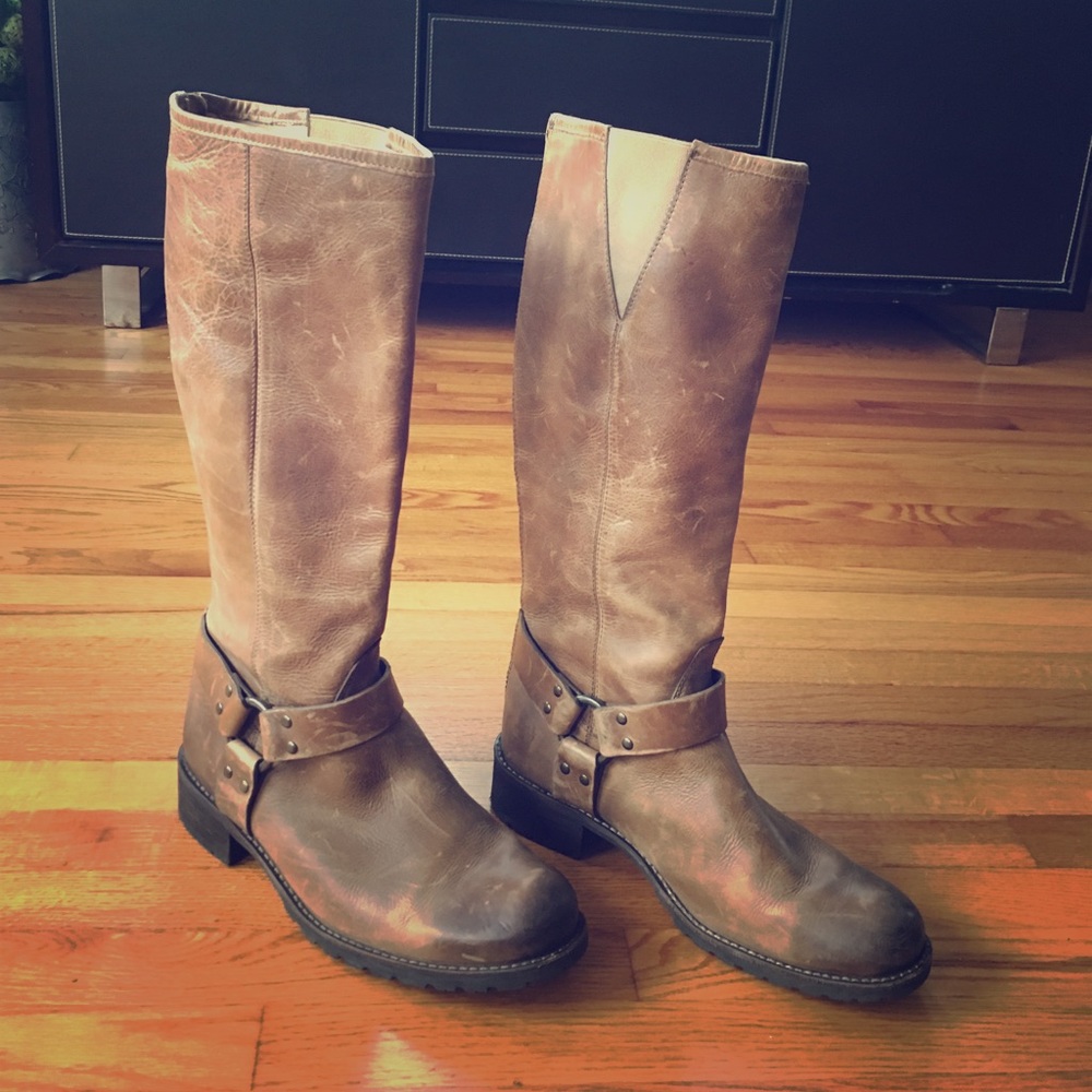LL Bean Deerfield Rustic Harness Boot!