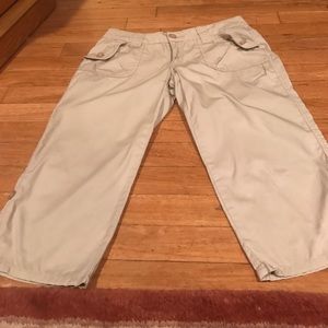 Khaki caprees size 3