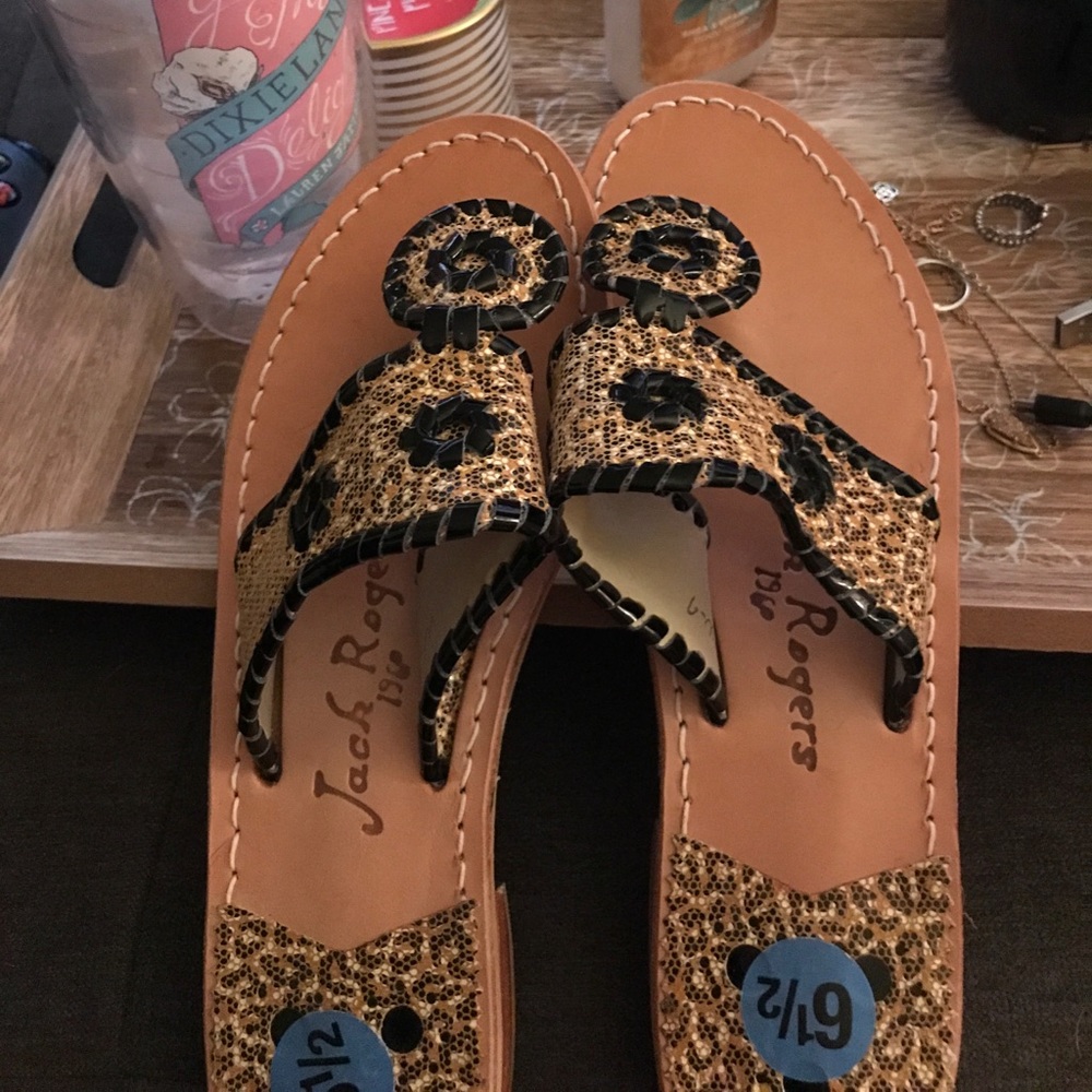 NWT! Jack Rogers!🌺