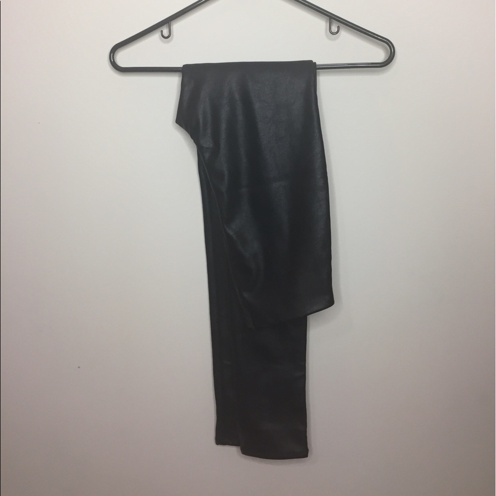 💄SOLD💄 Faux Leather Leggings - H&M - Picture 2 of 8