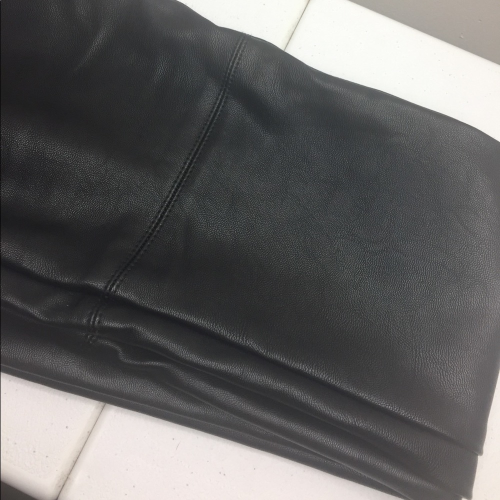 💄SOLD💄 Faux Leather Leggings - H&M - Picture 6 of 8