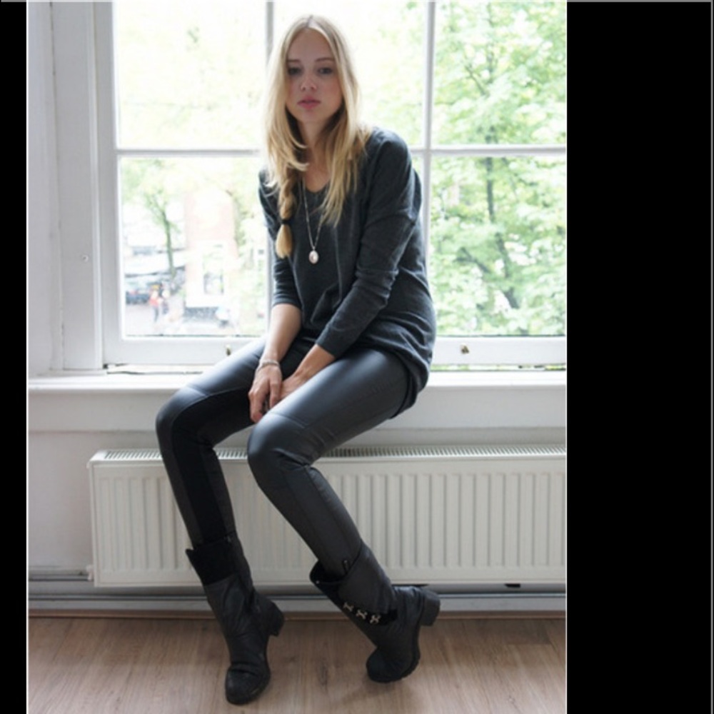 💄SOLD💄 Faux Leather Leggings - H&M - Picture 8 of 8